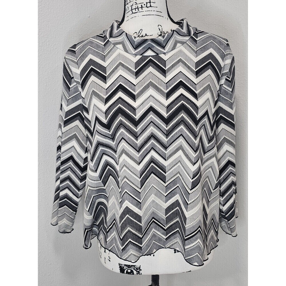 Vince Camuto Women's Aztec Cropped Crew Neck Blouse Size Xl